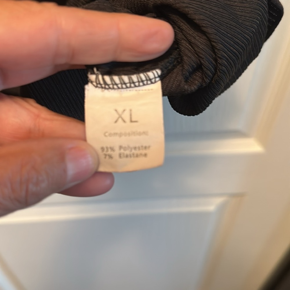 Black Ribbed  Spaghetti Strap Top - Picture 3 of 3